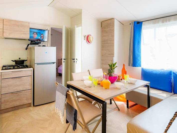 Camping du Vieux Château - Mobilhome 2 personnes - Escale 20m² - 1 chambre - Télévision in Saint-Michel-Chef-Chef, Côte de Jade