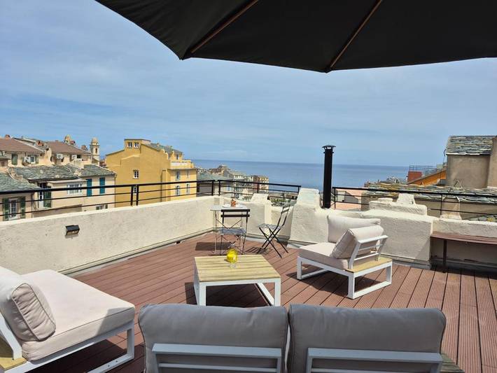 Gîte pour 2 personnes, avec vue et terrasse dans Cinema Le Studio Bastia