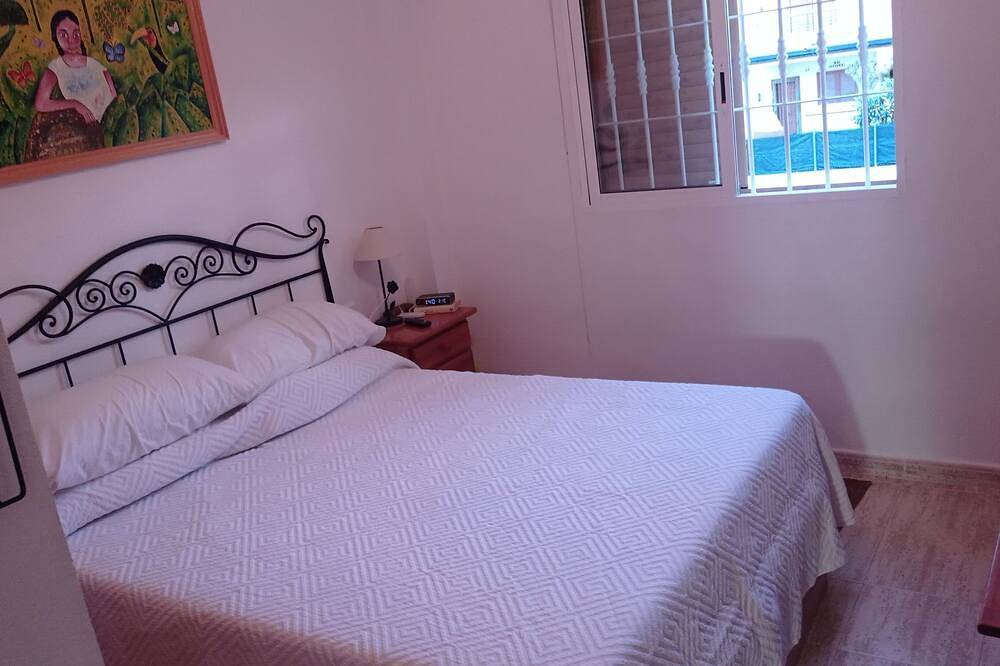 Chalet adosado muy cerca de la Playa de Mil Palmeras. Ideal para familias. in Pilar de la Horadada, Costa Blanca