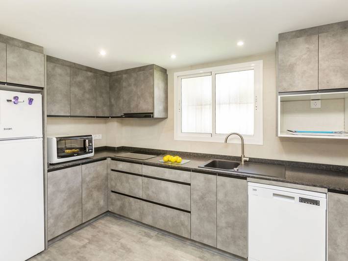 Gîte pour 6 personnes, avec jardin ainsi que bassin pour enfant et terrasse à Alcossebre - 4