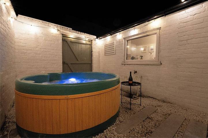 Holiday rental for 8 people, with hot tub and terrace in Scarborough