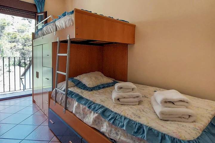 Nice home in Grazalema with house a mountain view in Grazalema, Pueblos Blancos
