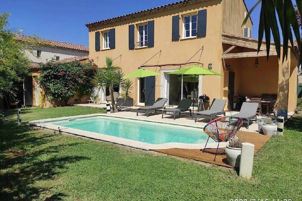 Pretty villa with pool in Provencal village in Pélissanne, Aix-en-Provence und Umgebung