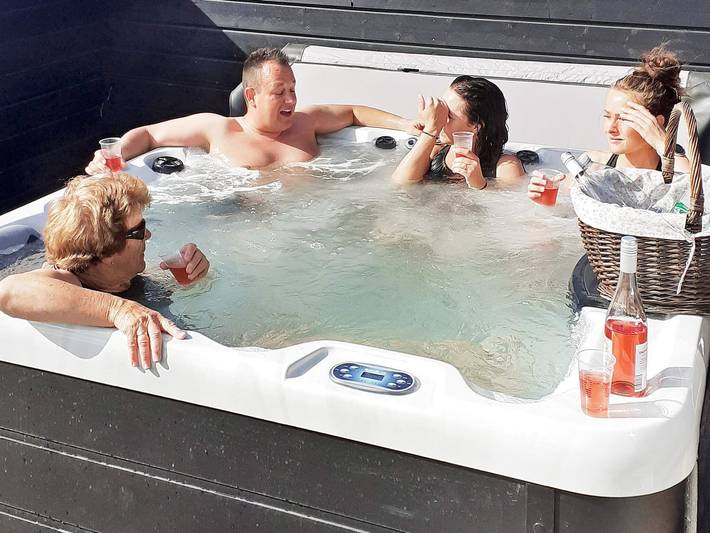 Ferienhaus für 8 Personen, mit Balkon/Terrasse und Sauna sowie Terrasse und Whirlpool, kinderfreundlich in Øster Hurup - 4