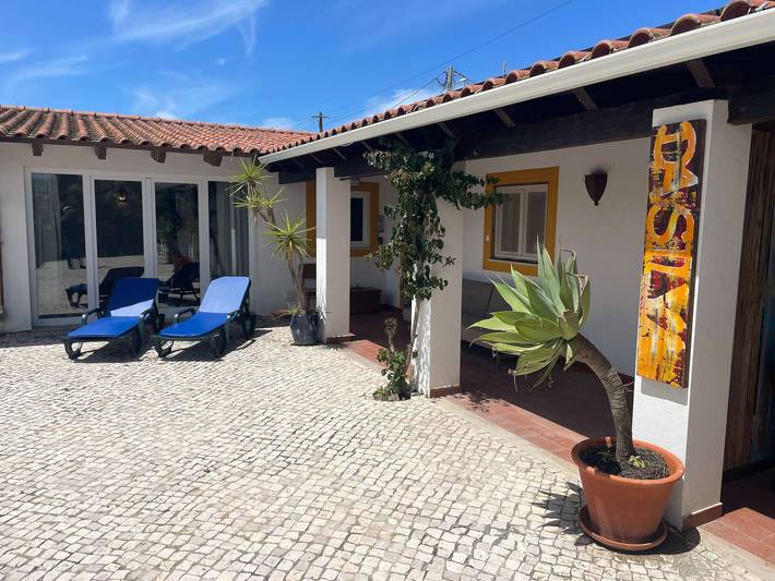 Apartamento de férias para 7 pessoas, com jardim e piscina em Lourinhã
