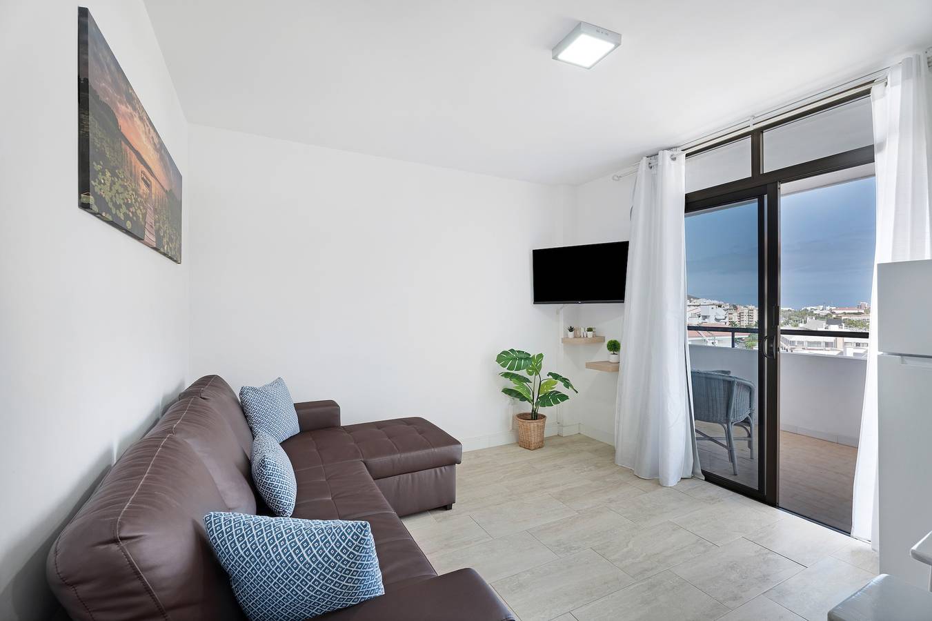 Appartement entier, Vacances « Cozy Los Cristianos » avec vue mer, piscine privée et Wi-Fi in Los Cristianos, Arona