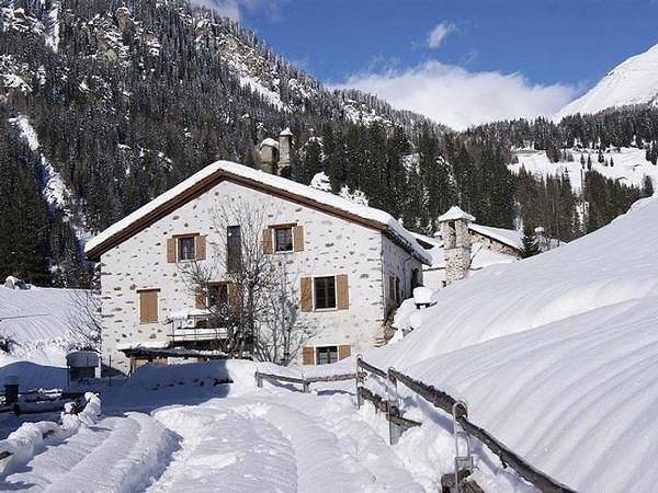 Ferienhaus für 8 Personen, mit Balkon und Garten in Val Poschiavo