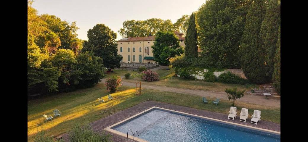 Appartement de vacances pour 2 personnes, avec piscine ainsi que vue et jardin