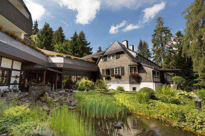 Hotel für 2 Personen, mit Balkon und Whirlpool sowie Garten und Pool