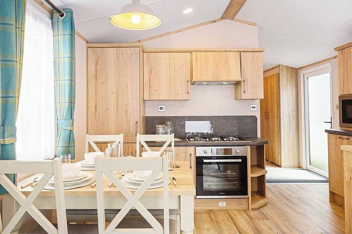 Static caravan for 4 people in Cardigan Bay