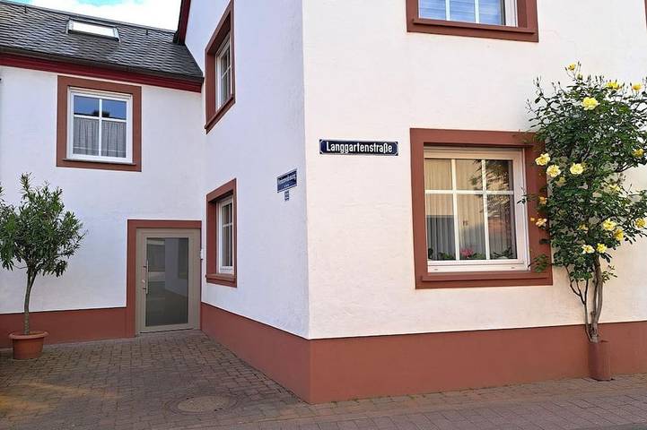Ferienwohnung für 4 Personen, mit Balkon in Schweich