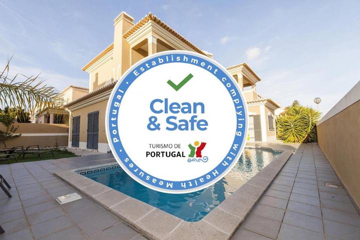 Villa para 6 pessoas, com piscina e jardim e ainda varanda em Santa Maria