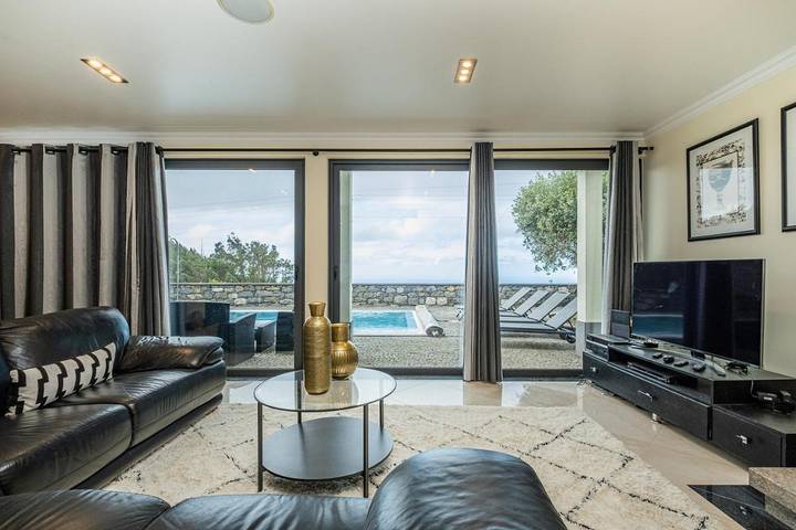 Location de vacances pour 6 personnes, avec Balcon ainsi que Jardin et Piscine dans Achadas da Cruz - 4