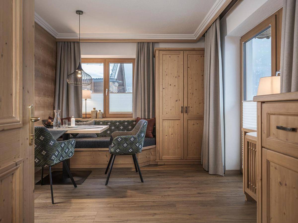 Hotel Garni Larcherhof in Mayrhofen, Zillertaler Alpen