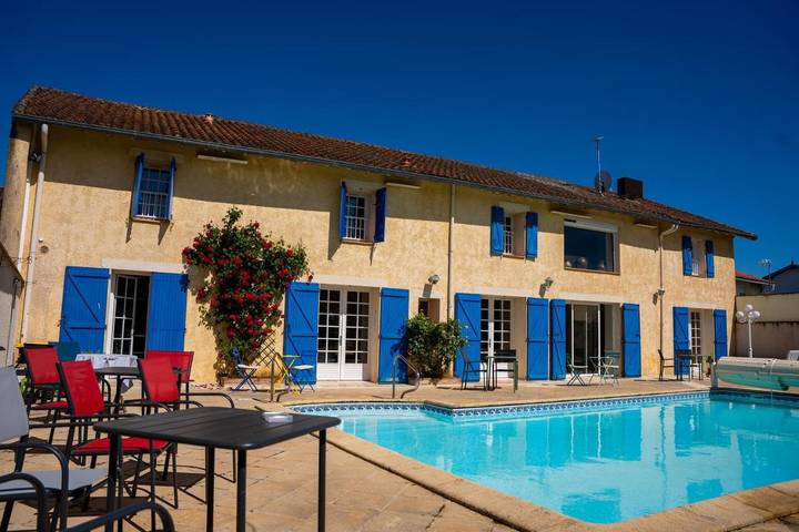 Cottage pour 2 personnes, avec piscine ainsi que jardin et terrasse à Fongrave