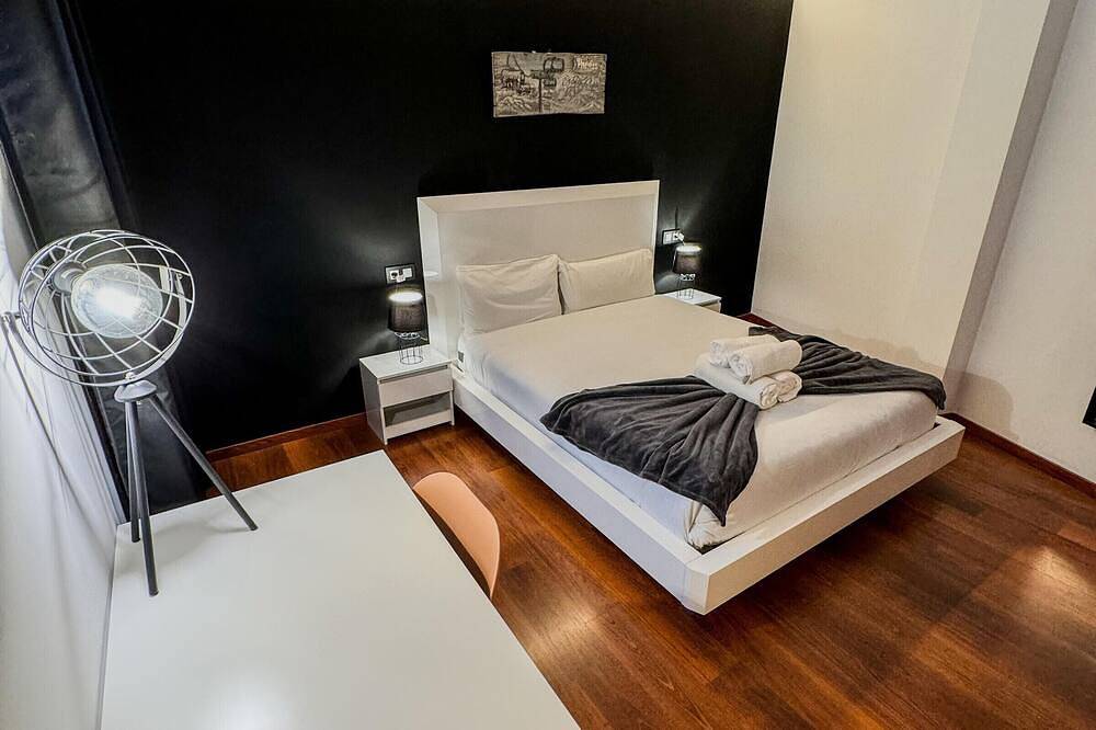Entire apartment, Modern Apartment Arinsal 2 Bedrooms, 4 Pers, Parking Included in Pal Arinsal