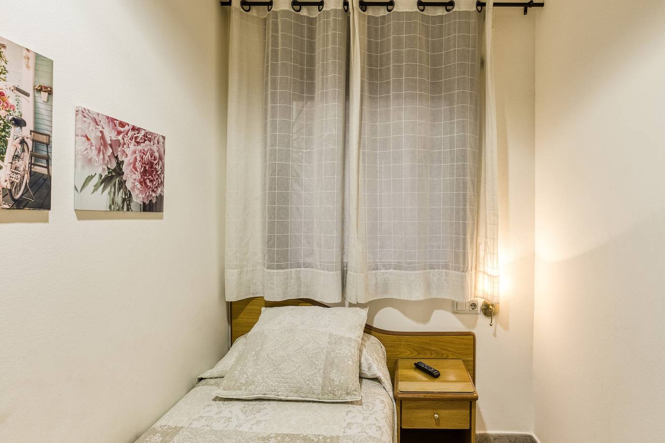 Single Room at Hostal la Barretina in Figueres, Upper Empordà