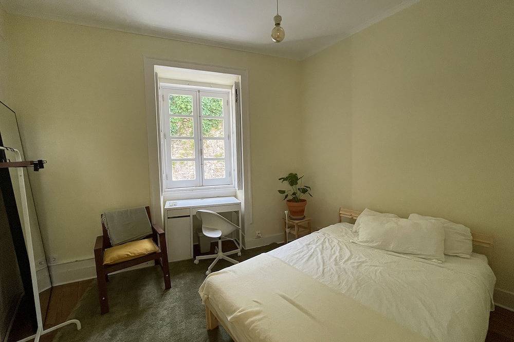 Pishon - Room in Shared Unesco House in São Martinho (Sintra), Sintra