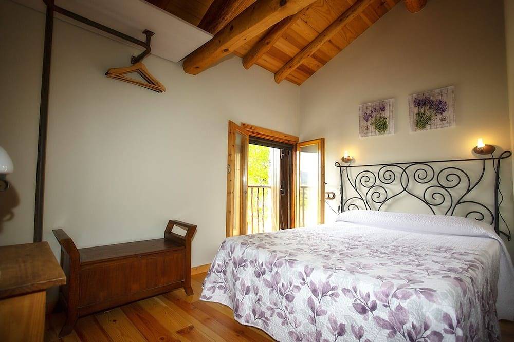 Casa rural con chimenea y patio exclusivo en plena naturaleza. Cerca de Ainsa. in Aínsa, Pirineos