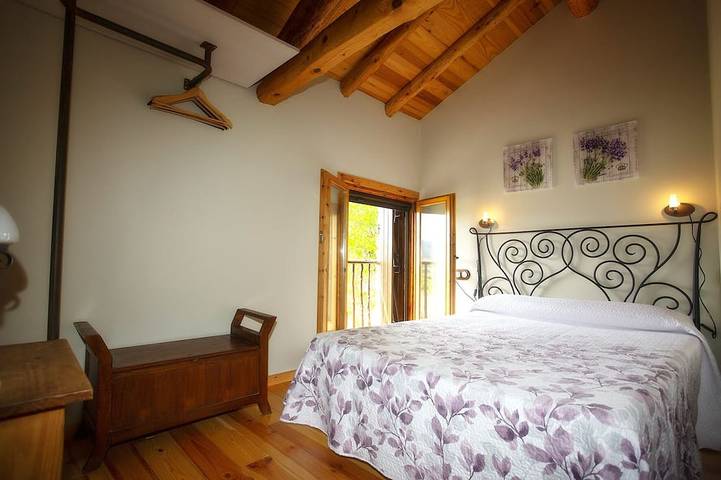 Gîte pour 4 personnes, avec terrasse et jardin à Aínsa - 2