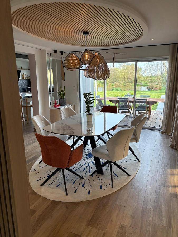 Location de vacances pour 8 personnes, avec vue sur le lac et piscine ainsi que jardin et vue à Missillac - 3