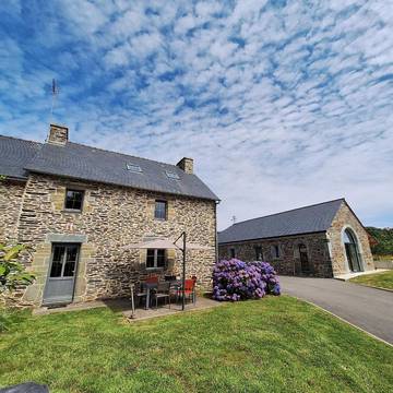 Location de vacances pour 6 personnes, avec jardin et terrasse, animaux acceptés dans Lac de Guerlédan