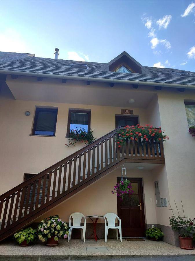 Apartament wakacyjny dla 3 osób, z widok i taras w Bovec