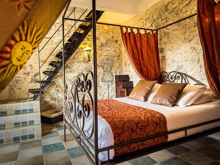 Gîte pour 2 personnes, avec piscine et sauna ainsi que jardin et jacuzzi à Brissac - 3