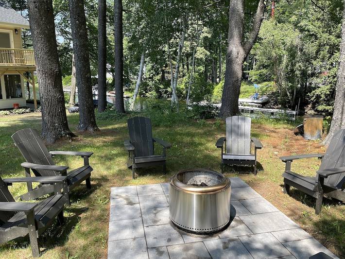 Vacation rental for 12 people, with yard in Sebago Lake