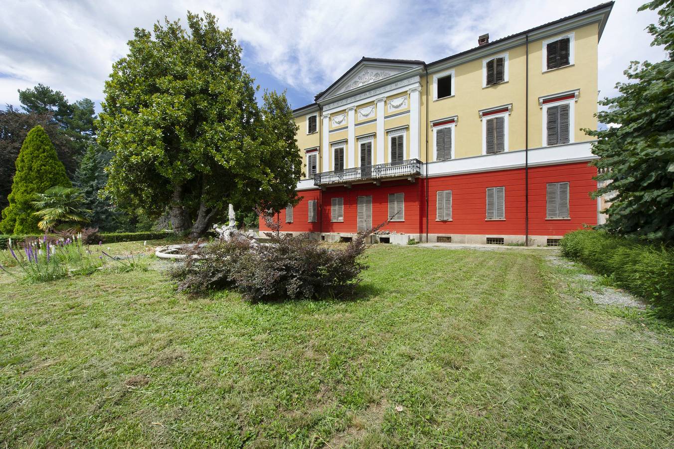 Ganze Wohnung, Wohnung in einer Villa in Valdilana, Walliser Alpen