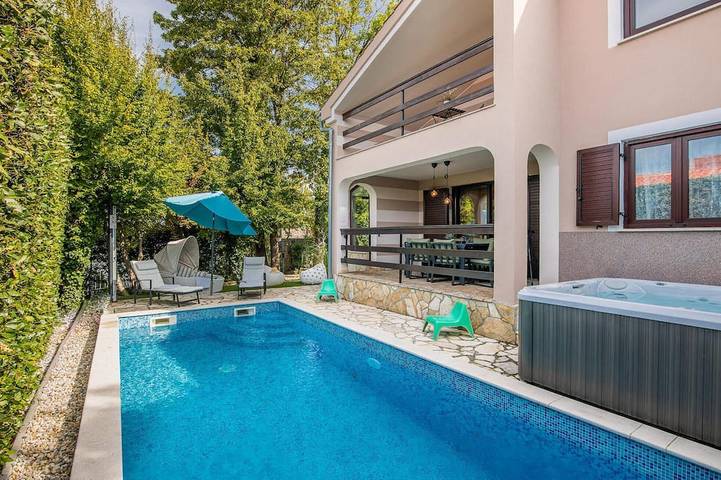 Bungalow für 8 Personen, mit Sauna, mit Haustier auf Krk