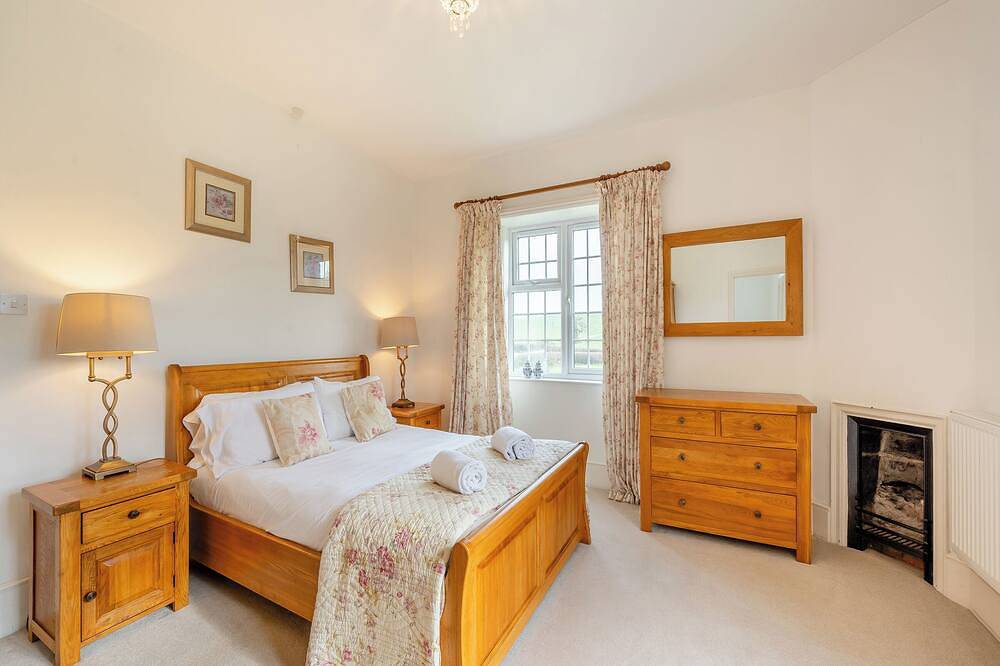 7 bedroom accommodation in Plush, near Piddletrenthide in Dorset