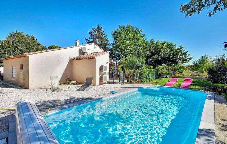 Location de vacances pour 6 personnes, avec Terrasse et Piscine à Solliès-Pont