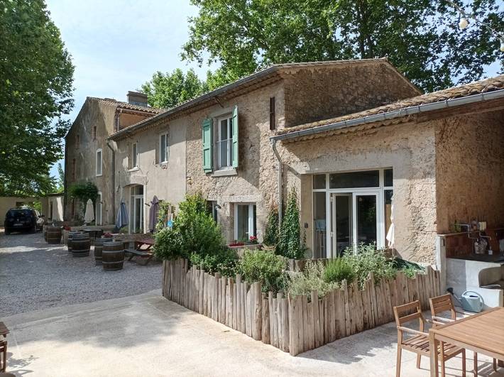 Gîte pour 5 personnes, avec piscine, adapté aux familles