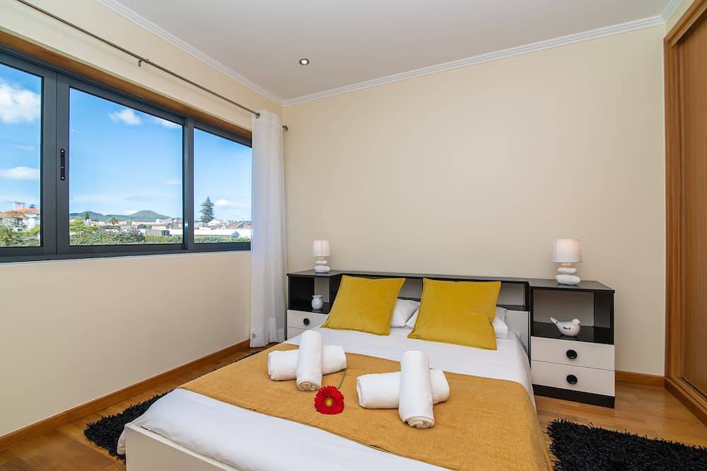 Entire apartment, Casa da Raquel - Centro e Estacionamento Gratuito in São Miguel Island, Ponta Delgada