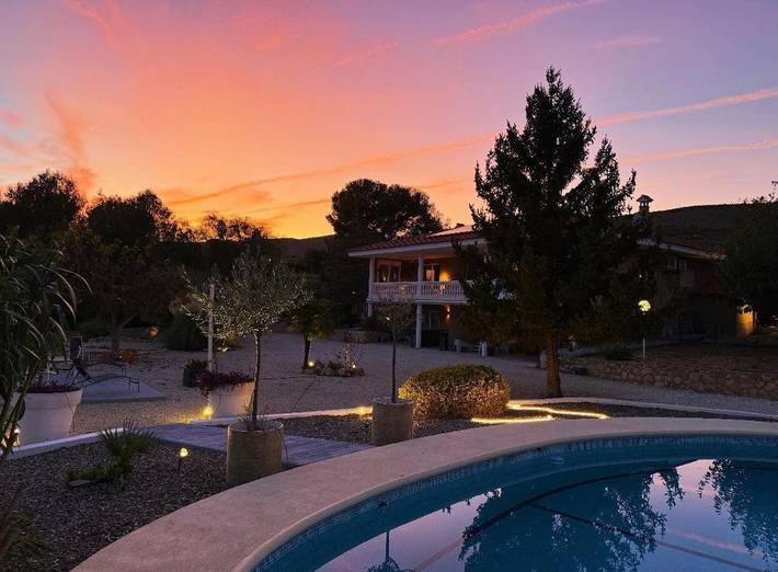 Alojamiento y desayuno para 2 personas, con piscina además de jardín y vistas - 1