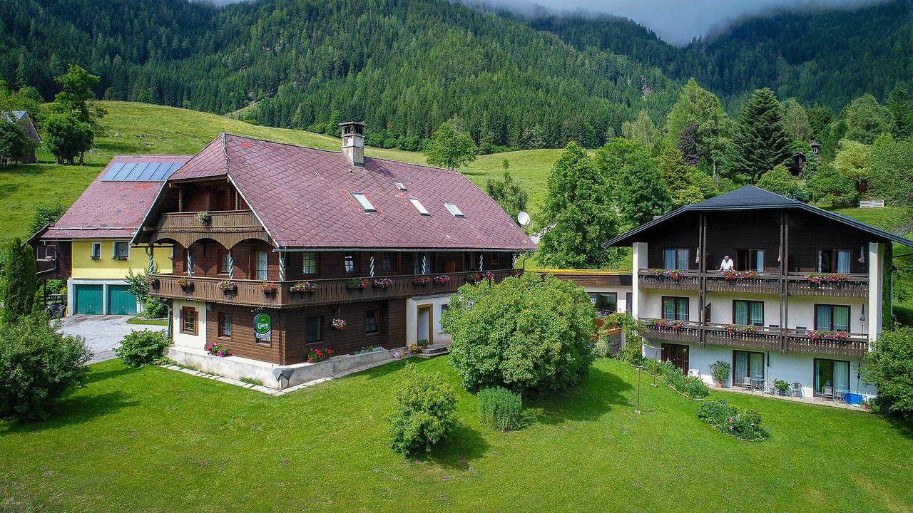 Geheel vakantieappartement, Vakantieappartement voor 4 personen met balkon in Gnesau, Oberkärnten