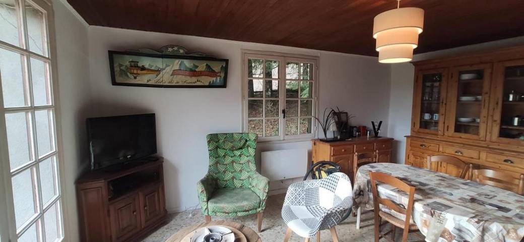 Gîte pour 6 personnes, avec vue et jardin, animaux acceptés à Rencurel - 2