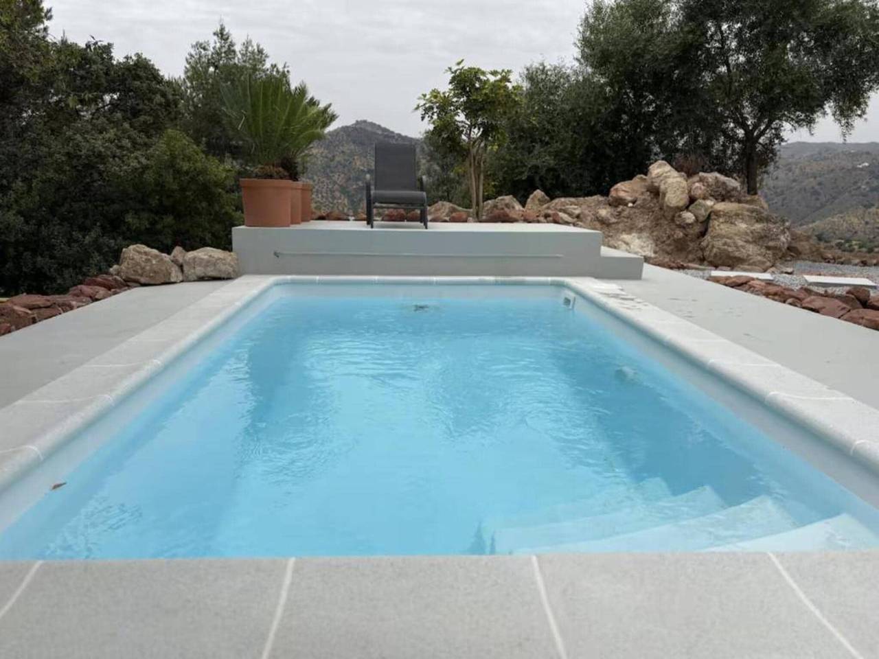 Villa de 5 dormitorios con piscina privada de agua salada. in Comares, Provincia de Málaga