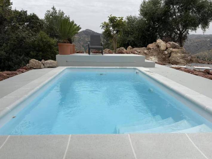 Casa rural para 10 personas, con terraza además de piscina y jardín en Comares - 2