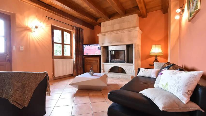 Location de vacances pour 7 personnes, avec piscine et jardin à Cénac-et-Saint-Julien - 2
