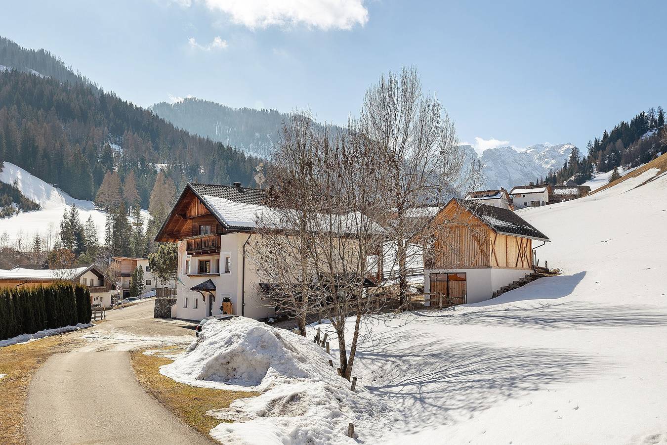 Appartamento intero, Appartamento "Bergsteiger" con giardino comune e Wi-Fi in San Martino in Badia, Dolomiti Superski