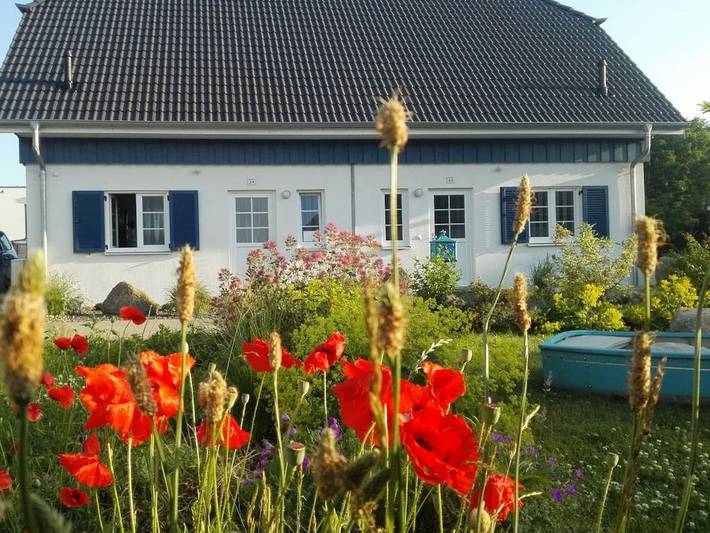 Ferienhaus für 6 Personen, mit Terrasse und Garten in Altefähr
