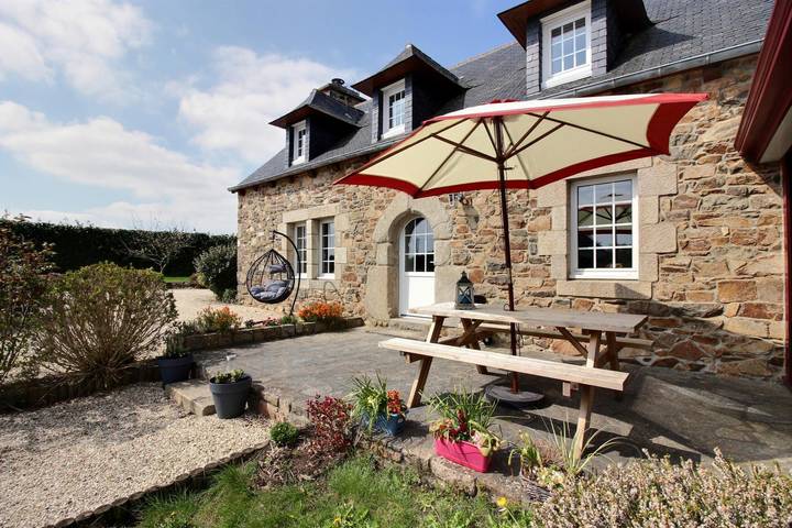 Gîte pour 4 personnes, avec Terrasse et Jardin à Lézardrieux