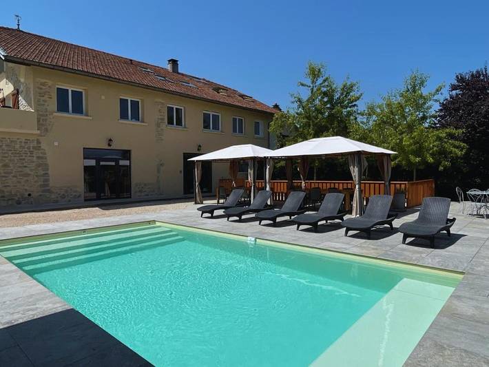 Maison de vacances pour 15 personnes, avec piscine et vue ainsi que jardin et sauna, animaux acceptés