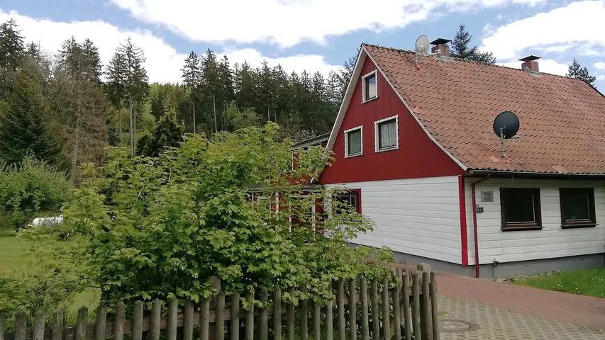 Ferienhaus für 8 Personen, mit Terrasse und Garten in Osterode