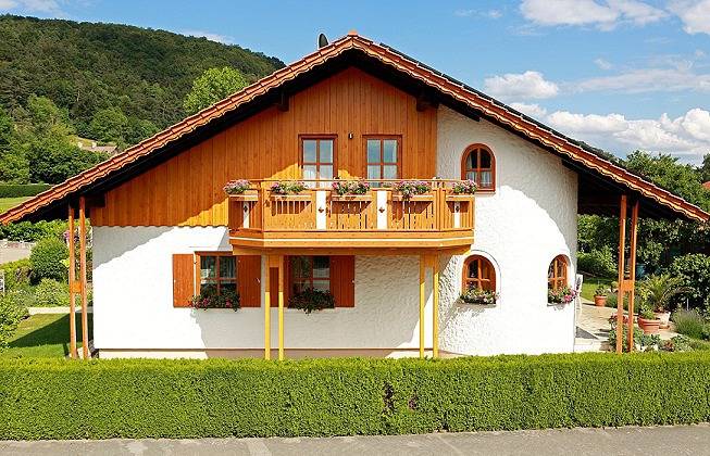 Ferienwohnung für 5 Personen, mit Balkon und Balkon/Terrasse sowie Terrasse und Garten