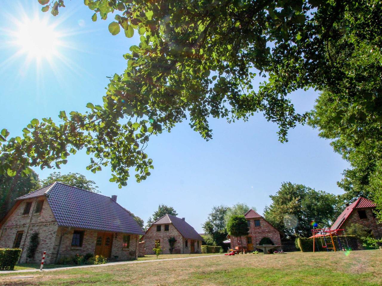 Ferienhof Landhäuser Mechelsdorf nahe Ostseebad Kühlungsborn - 4-Raum-Landhaus (3) mit Sauna und Kamin (86m²) in Mechelsdorf, Bastorf