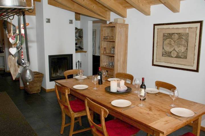 Gîte pour 8 personnes, avec sauna ainsi que terrasse et vue dans Champoussin - 4