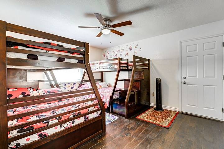 Vacation rental for 16 people, with hot tub in Anaheim